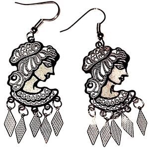 Vintage Pretty As A Fillagree Princess With Dangling Mesh Diamonds Earrings